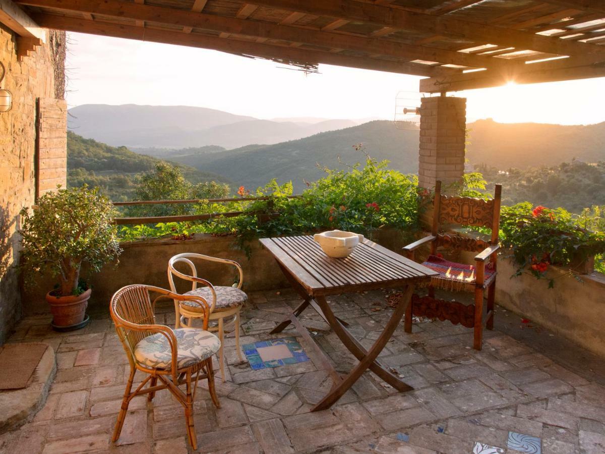 Casa La Valle, Gubbio, Frazione Santa Cristina Bed & Breakfast Exterior photo